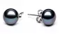Preview: Klassischer Perlenohrstecker schwarz rund 8.5-9 mm, Sicherheitsverschluss 925er Silber, Gaura Pearls, Estland Preview: Klassischer Perlenohrstecker schwarz rund 8.5-9 mm, Sicherheitsverschluss 925er Silber, Gaura Pearls, Estland