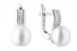 Preview: Eleganter Perlenohrring weiß rund 9-9.5 mm, Zirkoniabogen, Englischer Verschluss, 925er Silber, Gaura Pearls, Estland Preview: Eleganter Perlenohrring weiß rund 9-9.5 mm, Zirkoniabogen, Englischer Verschluss, 925er Silber, Gaura Pearls, Estland