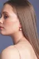 Preview: Casual Perlenohrringe weiß rund 9-9.5 mm, Zirkonia, Englischer Verschluss, 925er Silber, Gaura Pearls, Estland BILD Preview: Casual Perlenohrringe weiß rund 9-9.5 mm, Zirkonia, Englischer Verschluss, 925er Silber, Gaura Pearls, Estland BILD