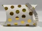 Preview: Perlenklassiker Geschenkverpackung weiß mit goldenen Punkten Pillowbox Bild 2 Preview: Perlenklassiker Geschenkverpackung weiß mit goldenen Punkten Pillowbox Bild 2