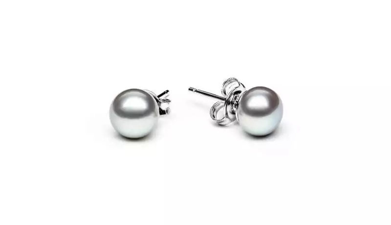 Klassischer Perlenohrstecker grau rund 6.5-7 mm, Sicherheitsverschluss 925er Silber, Gaura Pearls, Estland