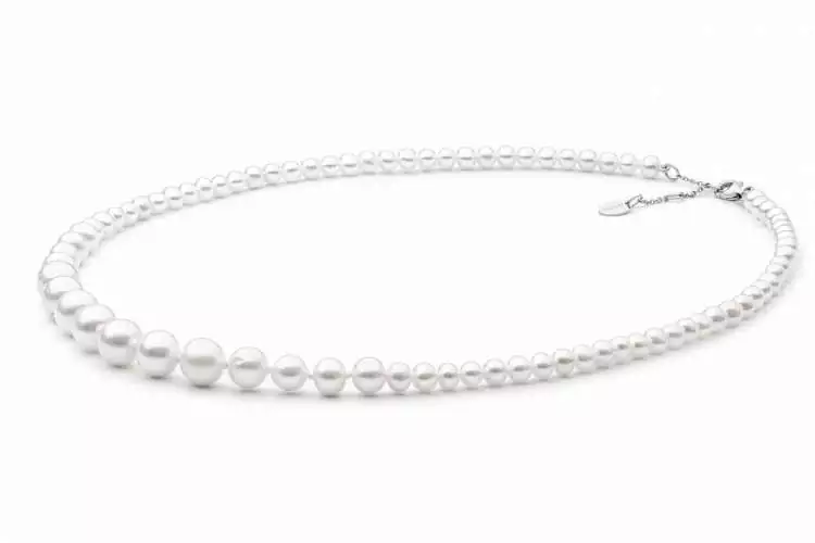 Elegante Perlenkette weiß "Sparkling white" rund 5-10 mm 43 cm, Verschluss 925er Silber, Gaura Pearls, Estland