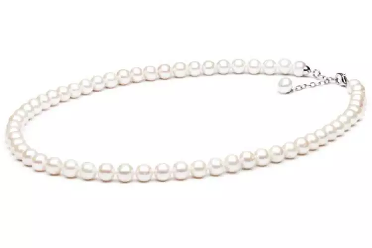 Elegante klassische Perlenkette weiß rund 7.5-8 mm, 50cm, Verschluss 925er Silber mit Perle, Gaura Pearls, Estland