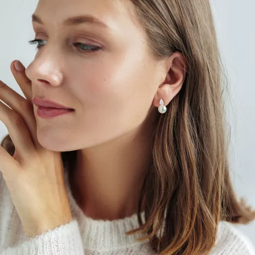 Perlenohrring hängend Zirkonia weiß rund 8-8.5 mm, Zirkonia, Englischer Verschluss, 925er Silber, Gaura Pearls, Estland Bild