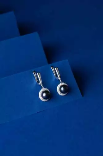 Eleganter schwarze Perlenohrringe hängend rund 9-9.5 mm, Zirkonia, Sich.verschluss 925er Silber, Gaura Pearls, Estland Bild 3