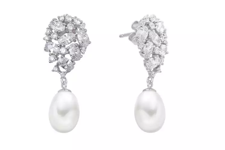 Eleganter Perlenohrring hängend weiß tropfen 9-9.5 mm, Zirkonia, 925er Silber, Gaura Pearls, Estland
