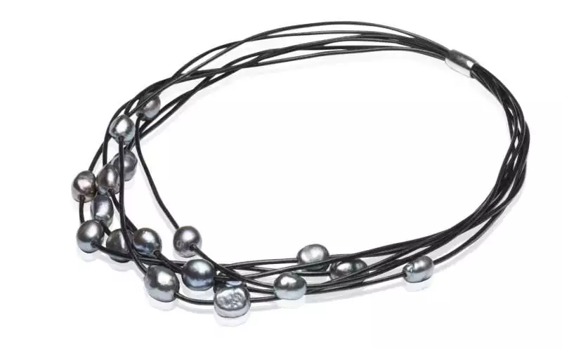 Design-Lederkette schwarzen barock, 47 cm, Magnet-Verschluss Stahl, Gaura Pearls, Estland