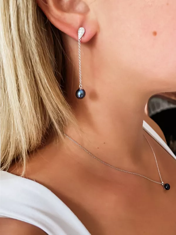 Eleganter Perlenohrstecker hängend lang schwarz rund 7.5-8.5 mm, 925er Silber, Gaura Pearls, Estland Bild 2 Eleganter Perlenohrstecker hängend lang schwarz rund 7.5-8.5 mm, 925er Silber, Gaura Pearls, Estland Bild 2