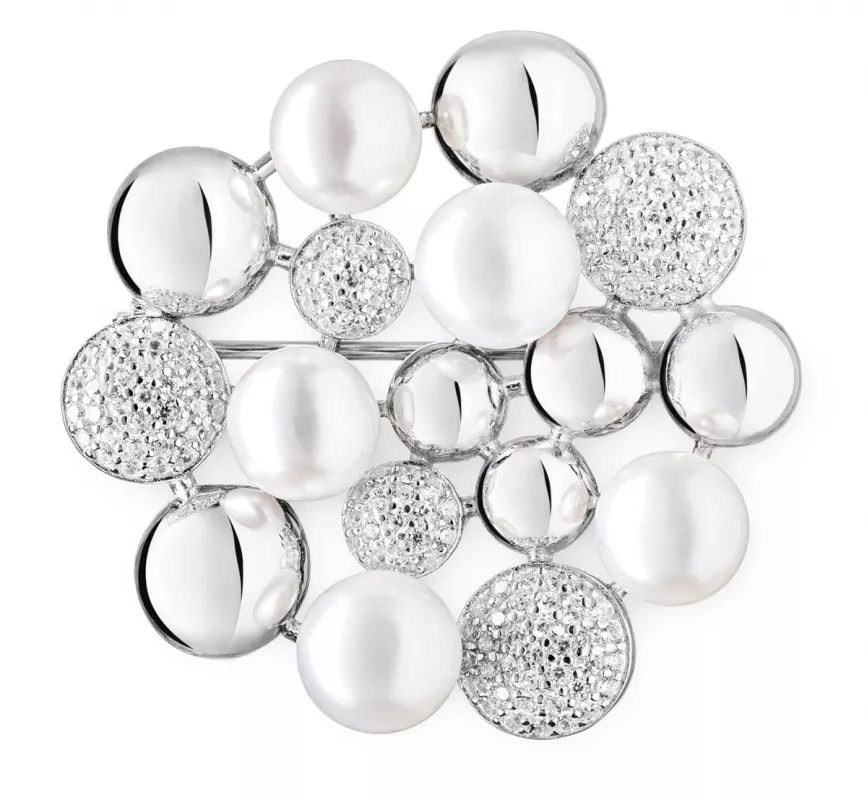 Brosche weiß 4 echte Perlen 6.5-7 mm mit Zirkonia, 925er rhodiniertes Silber, Gaura Pearls, Estland Brosche weiß 4 echte Perlen 6.5-7 mm mit Zirkonia, 925er rhodiniertes Silber, Gaura Pearls, Estland