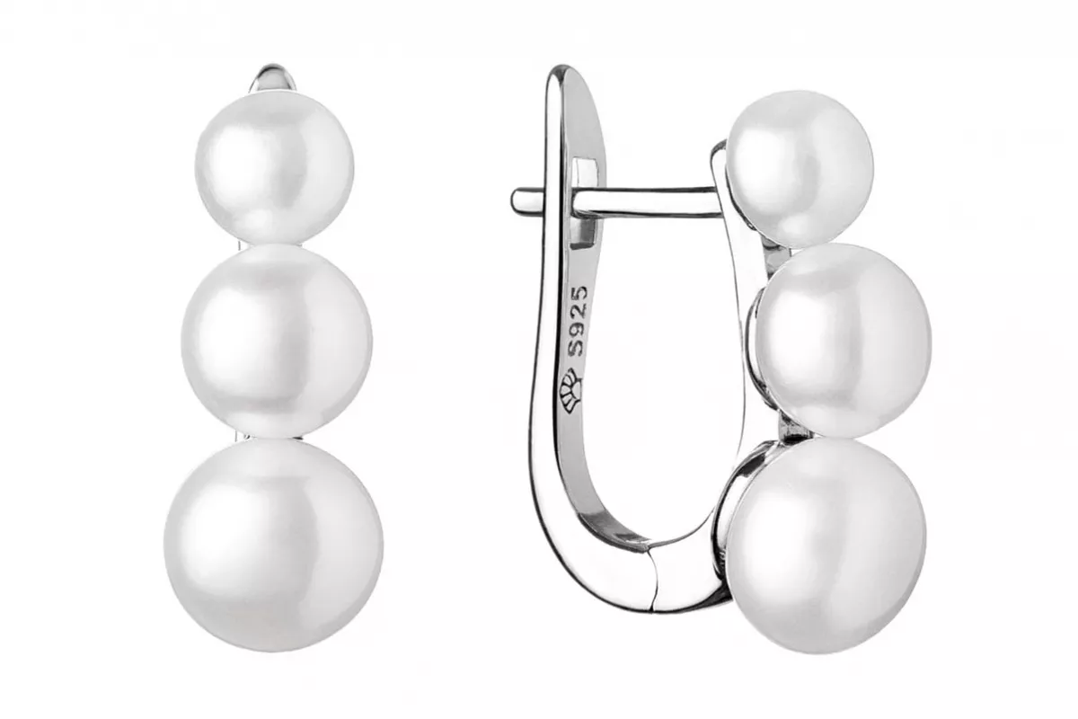 Casual Perlenohrring weiß rund 5-5.5,6-6.5,7-7.5 mm, Englischer Verschluss 925er Silber, Marke: Gaura Pearls, Estland Casual Perlenohrring weiß rund 5-5.5,6-6.5,7-7.5 mm, Englischer Verschluss 925er Silber, Marke: Gaura Pearls, Estland
