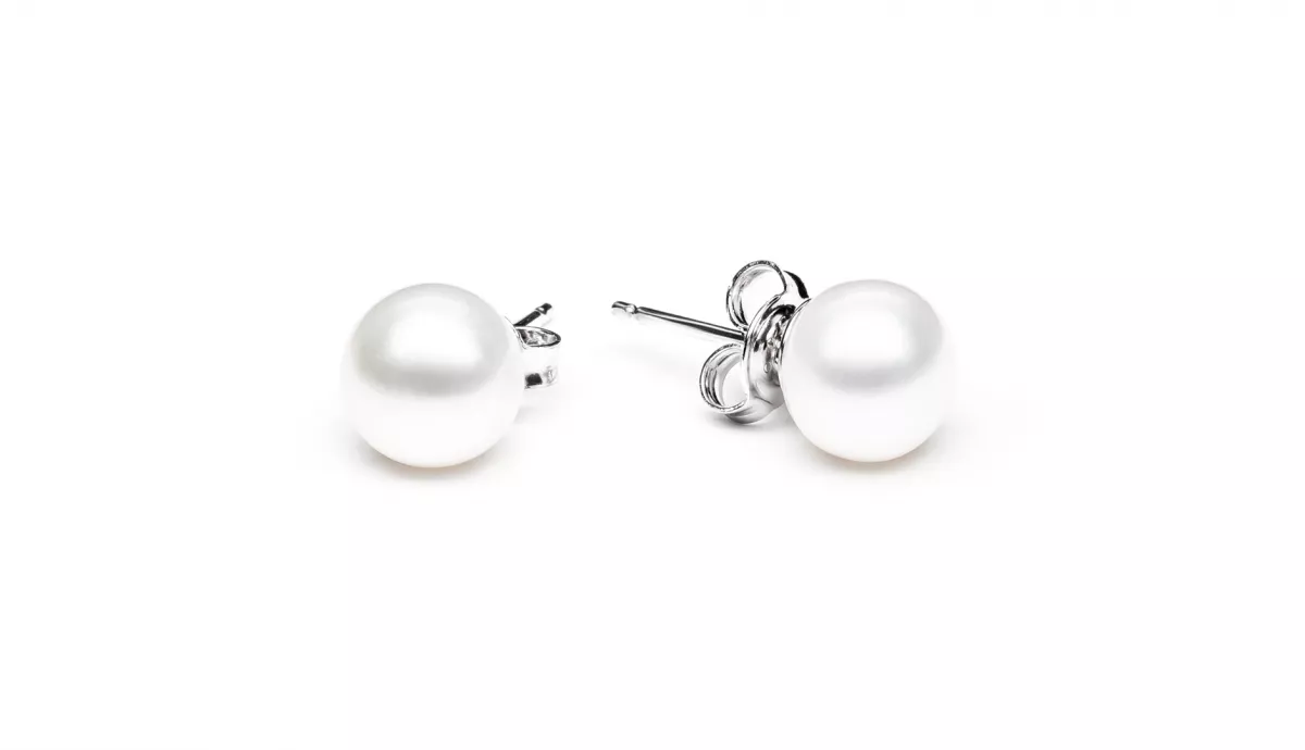 Perlenschmuck Set - Klassisch elegant - Perlenohrstecker weiß und Perlenkette weiß 6.5-7.5 mm, Gaura Pearls, Estland Bild 2 Perlenschmuck Set - Klassisch elegant - Perlenohrstecker weiß und Perlenkette weiß 6.5-7.5 mm, Gaura Pearls, Estland Bild 2