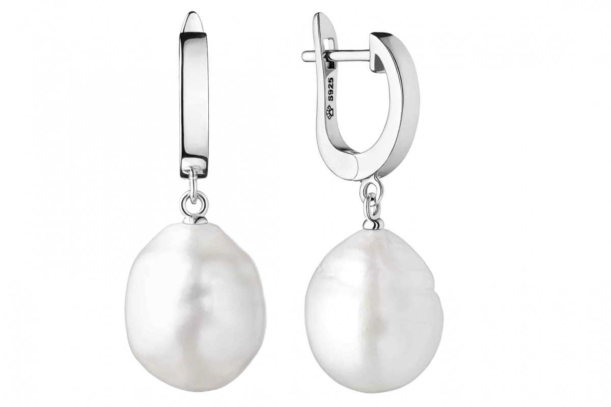 Eleganter Perlenohrring hängend weiß barock 13-14 mm, Zirkonia, Englischer Verschluss, Gaura Pearls, Estland