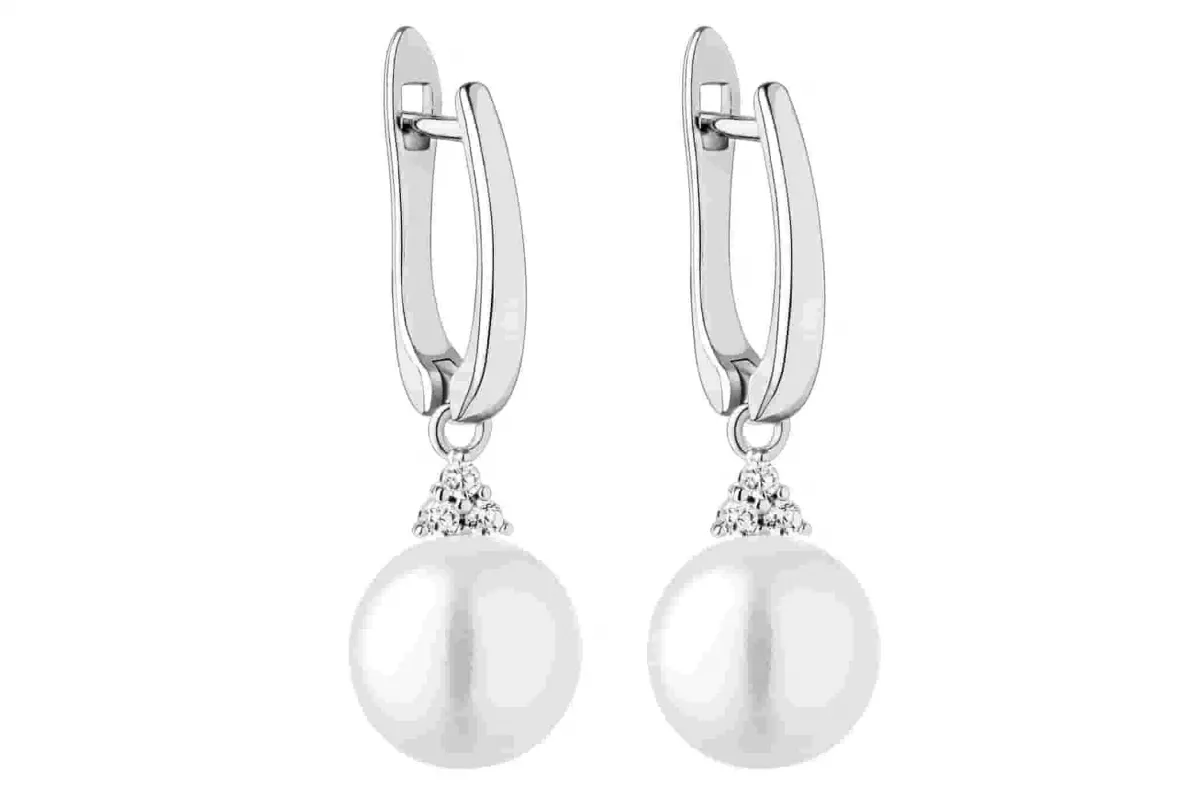 Eleganter Perlenohrring hängend weiße rund mit Zirkonia an der Aufhängung Eleganter Perlenohrring hängend weiße rund mit Zirkonia an der Aufhängung
