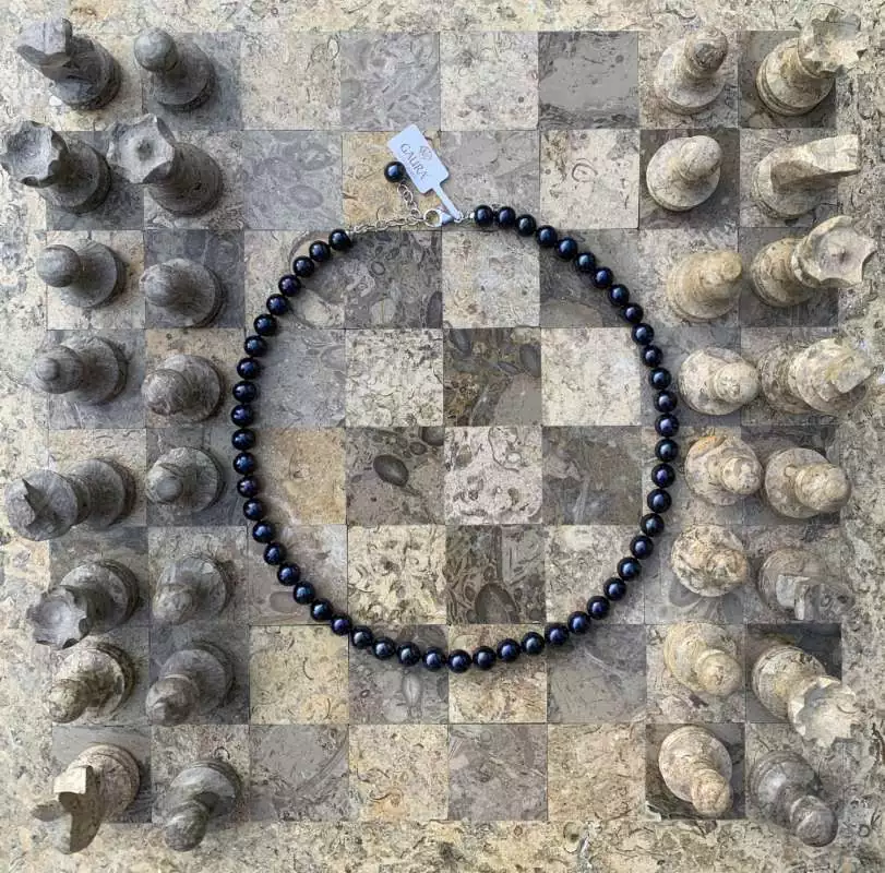 Elegante Perlenkette schwarz rund, 9-10 mm, 50 cm, Verschluss 925er Silber Gaura Pearls, Estland
