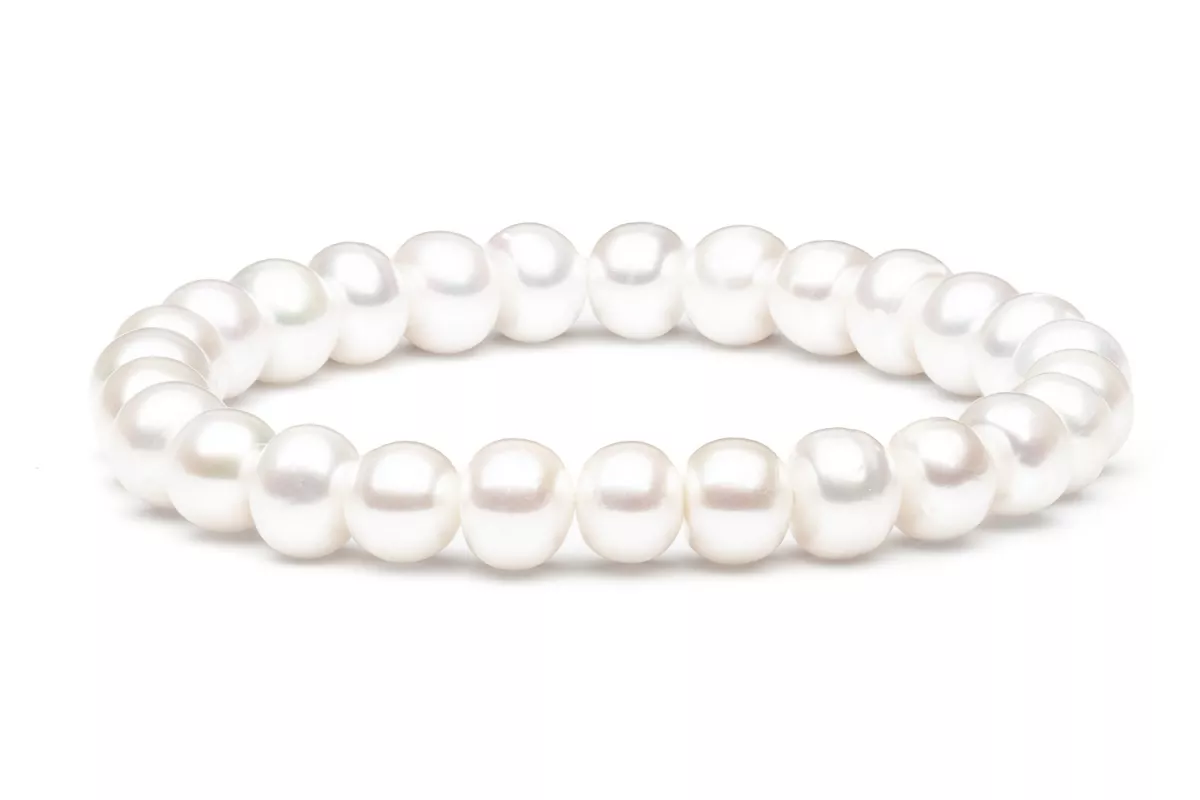 Klassisches Perlenarmband weiß halbrund 8-9 mm, 19 cm Länge flexibles Band, Gaura Pearls, Estland