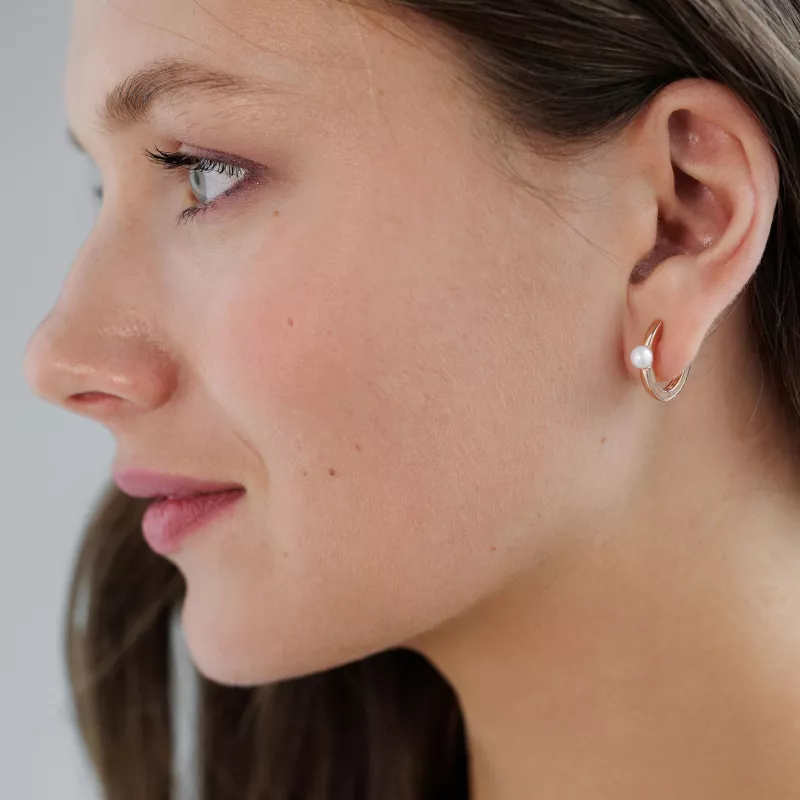 Ohrringe Perle weiß rund 4-4.5 mm, Zirkonia Roségold plattiert Bild 2 Ohrringe Perle weiß rund 4-4.5 mm, Zirkonia Roségold plattiert Bild 2