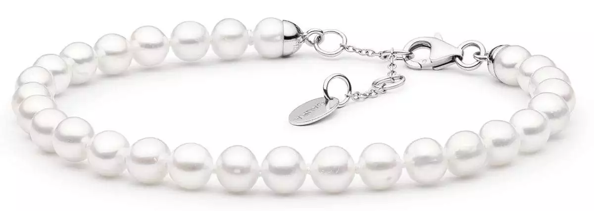 Modernes klassisches Perlenarmband weiß rund 4.5-5.5 mm, 18 cm, Verschluss 925er Silber mit Perle, Gaura Pearls, Estland