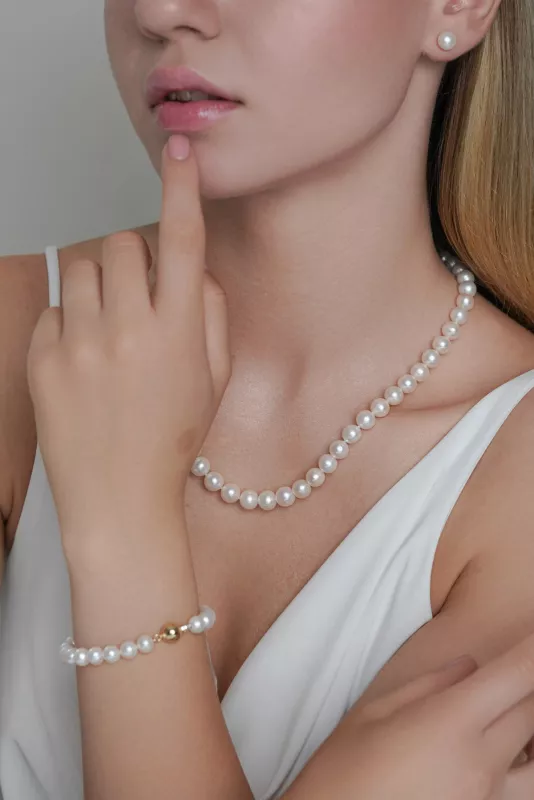 Gaura Pearls Perlenarmband - weiß, 8 mm, 585 Weiß/Gelbgold Bild 1 Gaura Pearls Perlenarmband - weiß, 8 mm, 585 Weiß/Gelbgold Bild 1