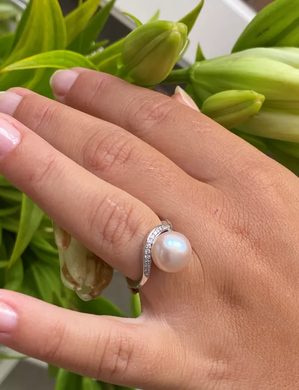 Eleganter Perlenring lavendel rund mit Zirkonia-Einfassung, 925er rhodiniertes Silber, Gaura Pearls, Estland Bild 3 Eleganter Perlenring lavendel rund mit Zirkonia-Einfassung, 925er rhodiniertes Silber, Gaura Pearls, Estland Bild 3