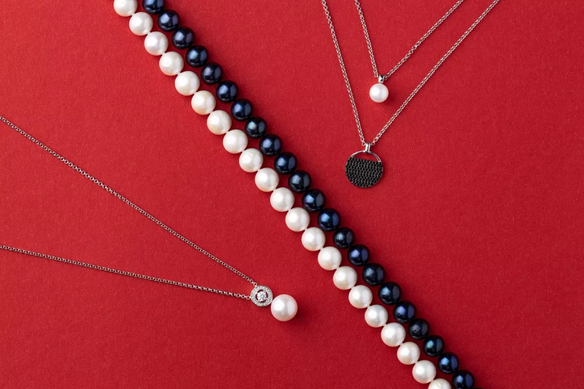 Moderne Silberkette 2-reihig Perle schwarz rund 7-7.5 mm, Zirkonia, 43 cm, Verschluss variierbar, Gaura Pearls, Estland Moderne Silberkette 2-reihig Perle schwarz rund 7-7.5 mm, Zirkonia, 43 cm, Verschluss variierbar, Gaura Pearls, Estland