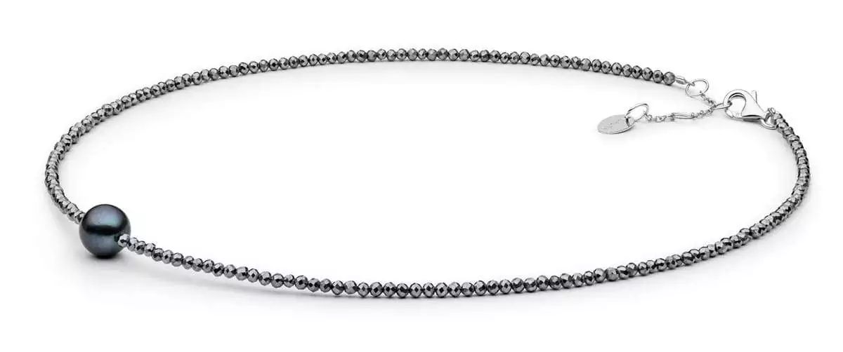 Moderne Perlenkette mit schwarzer runde Perle 8-9 mm und Terahertz Perlen, 39 (+3) cm, Verschluss 925er Silber, Gaura Pearls, Estland