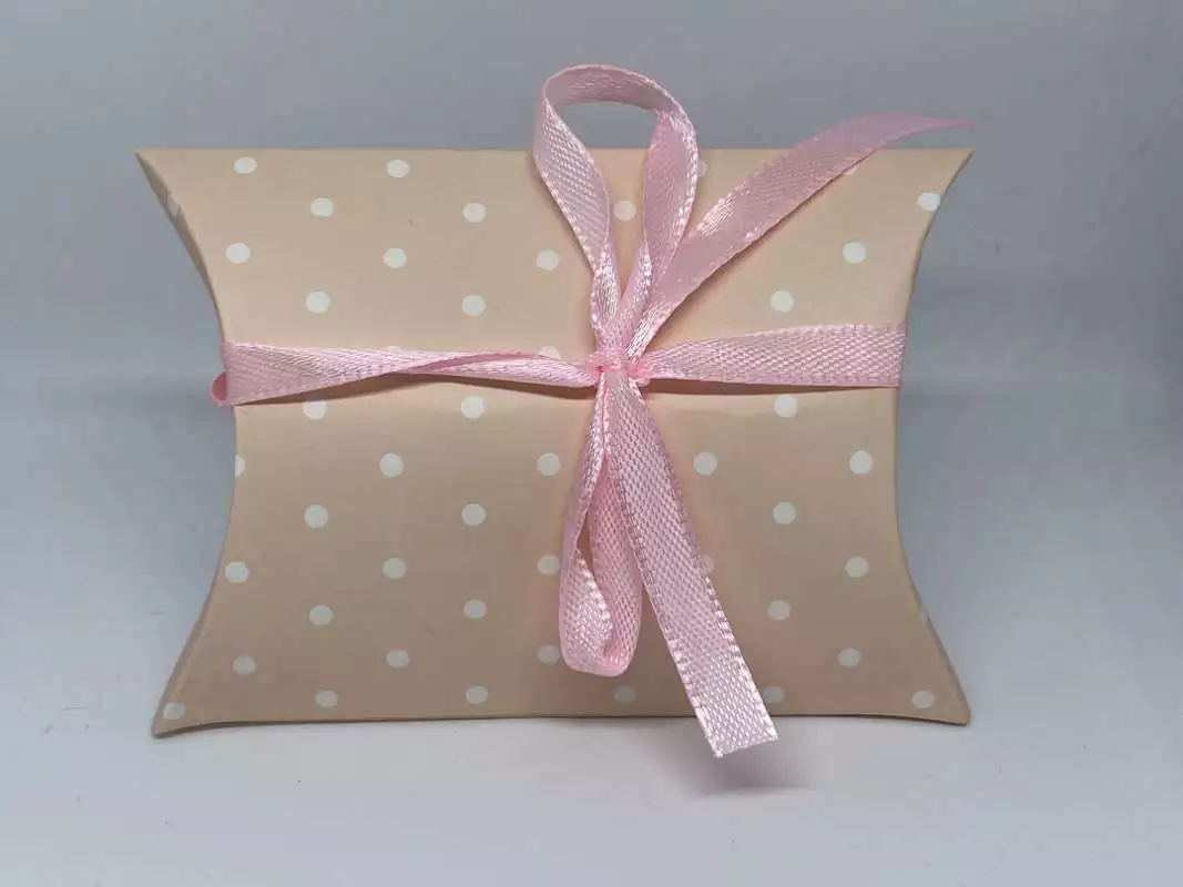 Perlenklassiker Geschenkverpackung rosa mit Schleife