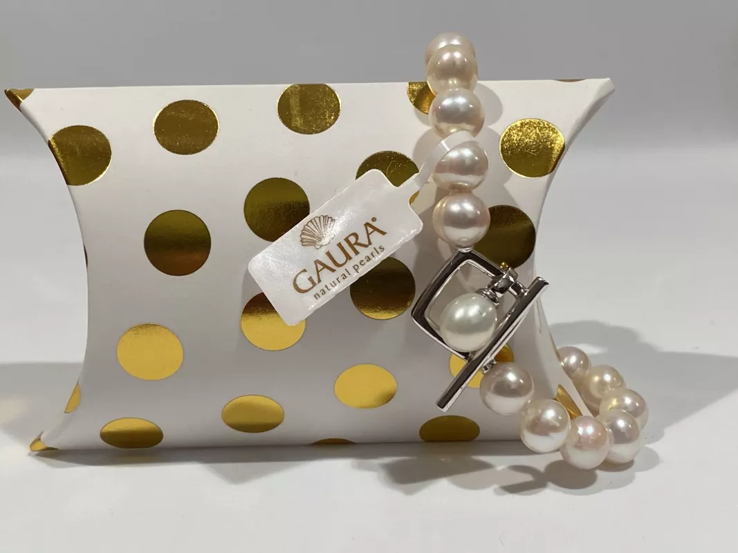 Perlenklassiker Geschenkverpackung weiß mit goldenen Punkten Pillowbox Bild 1 Perlenklassiker Geschenkverpackung weiß mit goldenen Punkten Pillowbox Bild 1